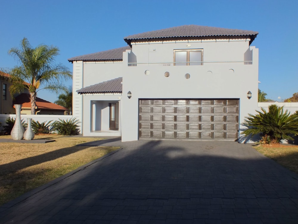 Security estate home to rent in Stone Ridge Country Estate - CNL1727035