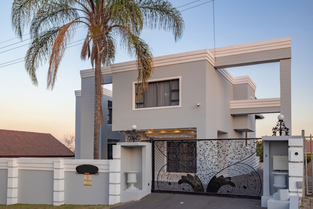 House for sale in Queensburgh - 1WP1664752