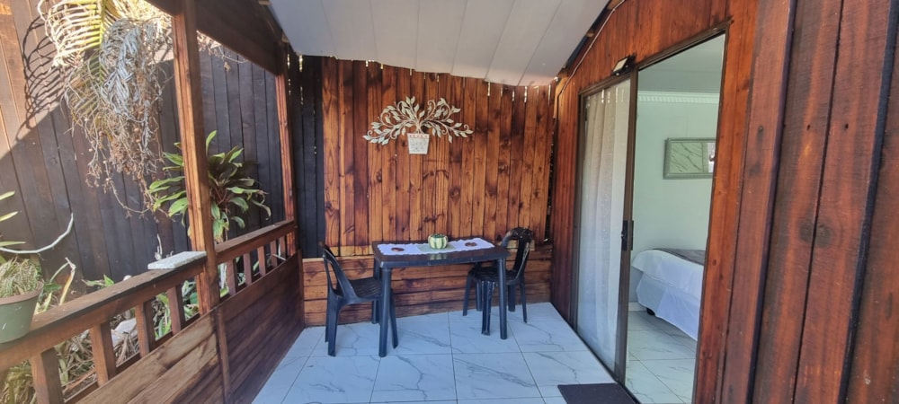 Bachelor apartment let in Kloof - 1KF1717749