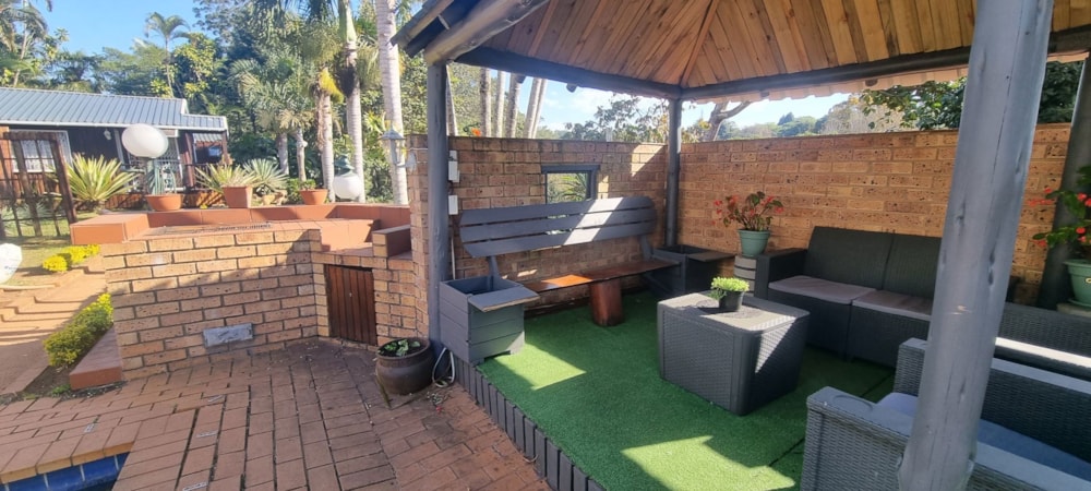 Bachelor apartment let in Kloof - 1KF1717749