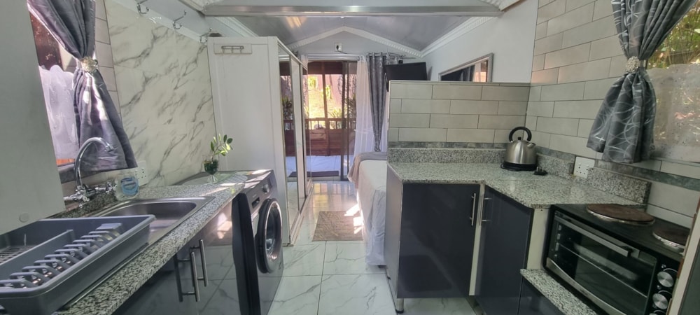 Bachelor apartment to rent in Kloof - 1KF1749977 Bachelor apartment to rent in Kloof - 1KF1749977