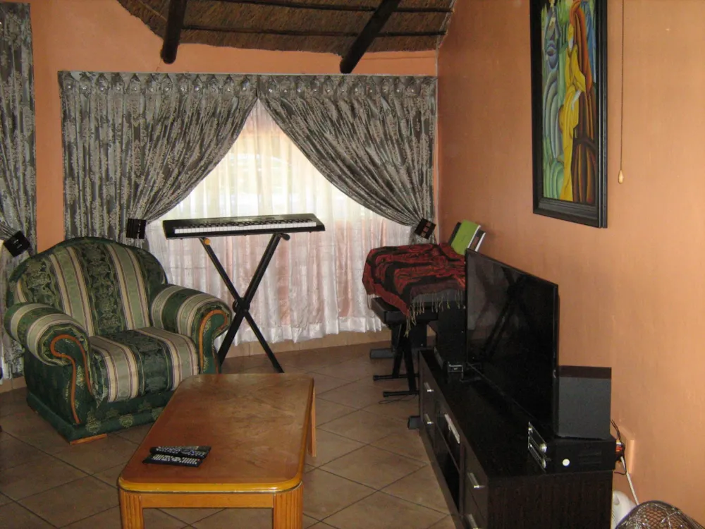 Cottage to rent in Vandermerweskroon - 1VT1717835