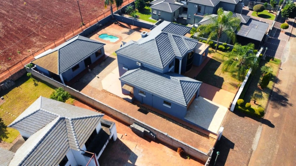 Double-storey house for sale in Tzaneen, Limpopo Province - 1TA1664981 Double-storey house for sale in Tzaneen, Limpopo Province - 1TA1664981
