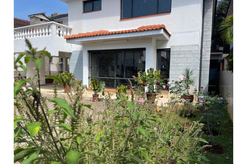 Townhouse let in Spring Valley, Kenya - 3KE1665428 Townhouse let in Spring Valley, Kenya - 3KE1665428