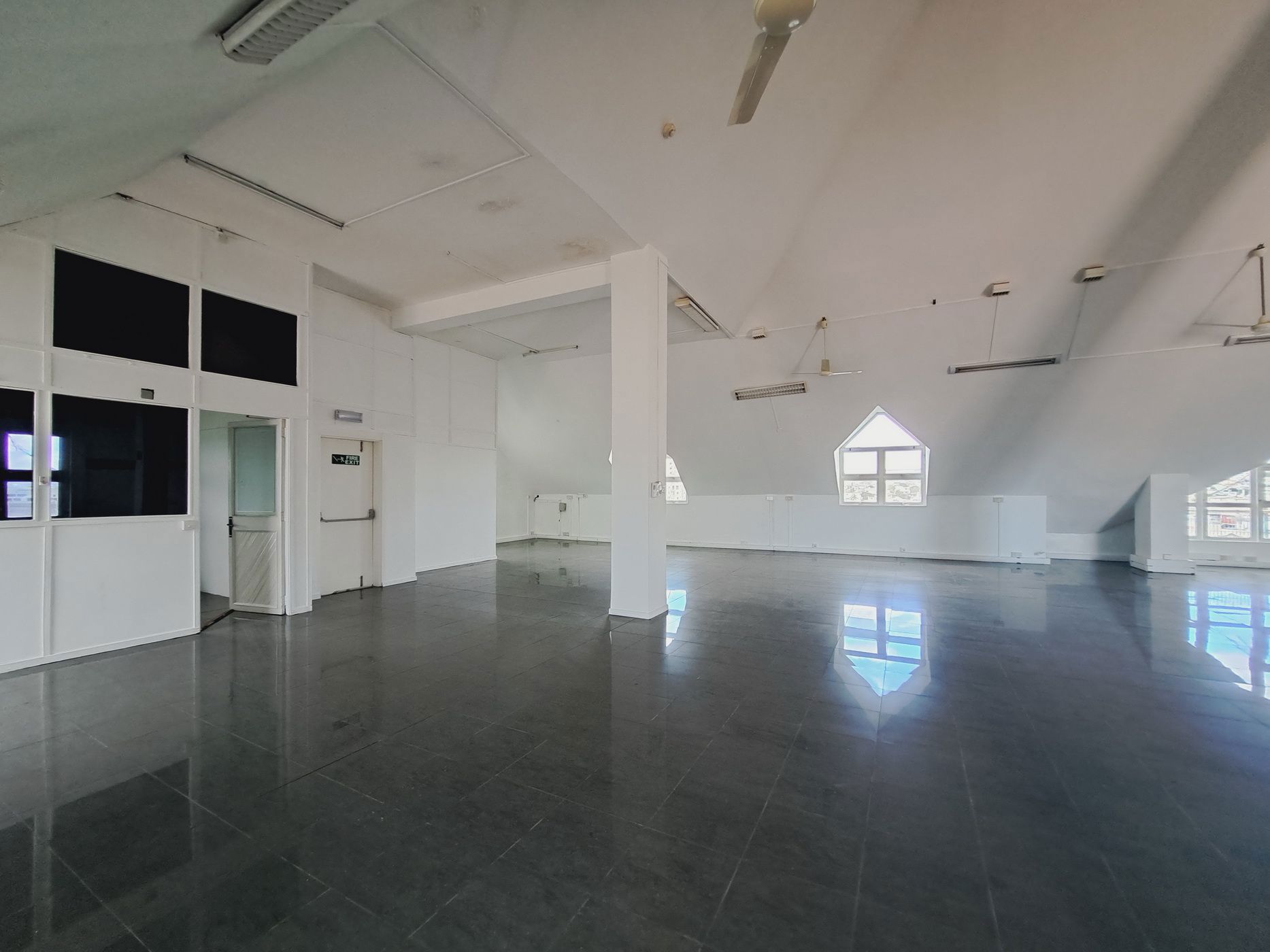 Commercial office to rent in Quatre Bornes, Mauritius - MUR1665306