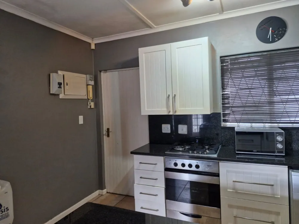 Apartment to rent in Sunnyside, Grahamstown, Makhanda - 1GC1748774