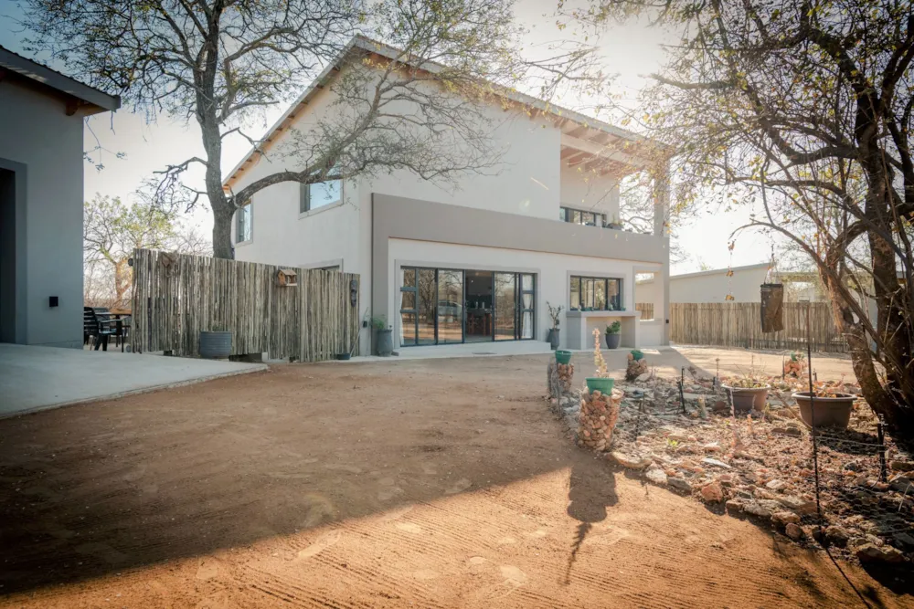 House let in Hoedspruit Wildlife Estate - 1HS1748909 House let in Hoedspruit Wildlife Estate - 1HS1748909