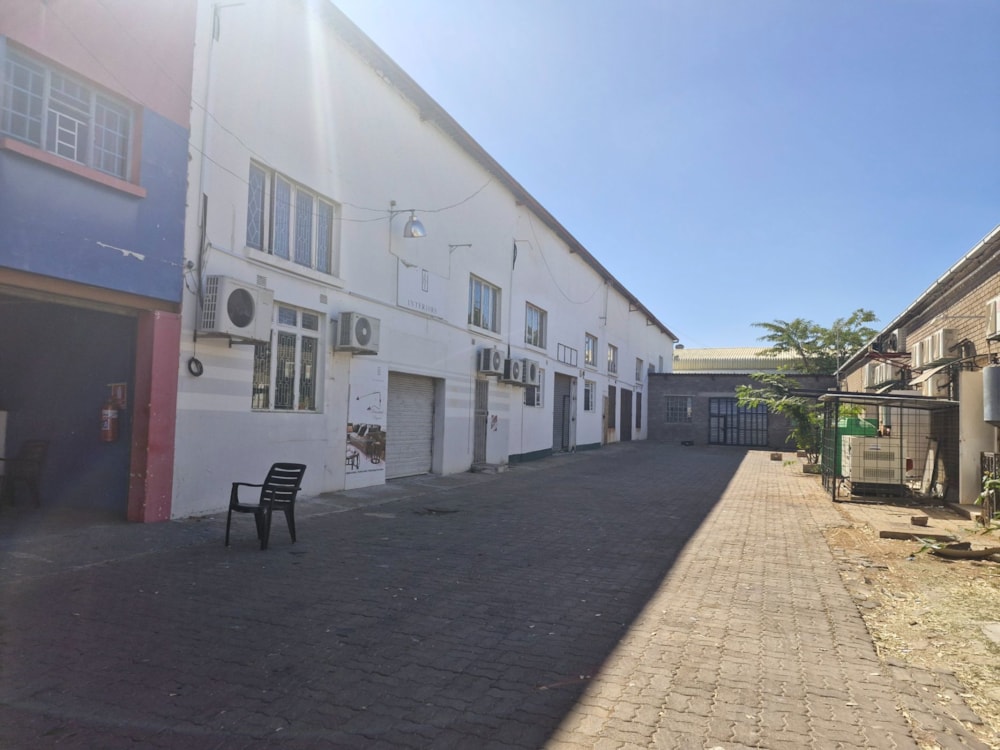 Commercial business to rent in Broadhurst, Botswana - 3BO1719023 Commercial business to rent in Broadhurst, Botswana - 3BO1719023