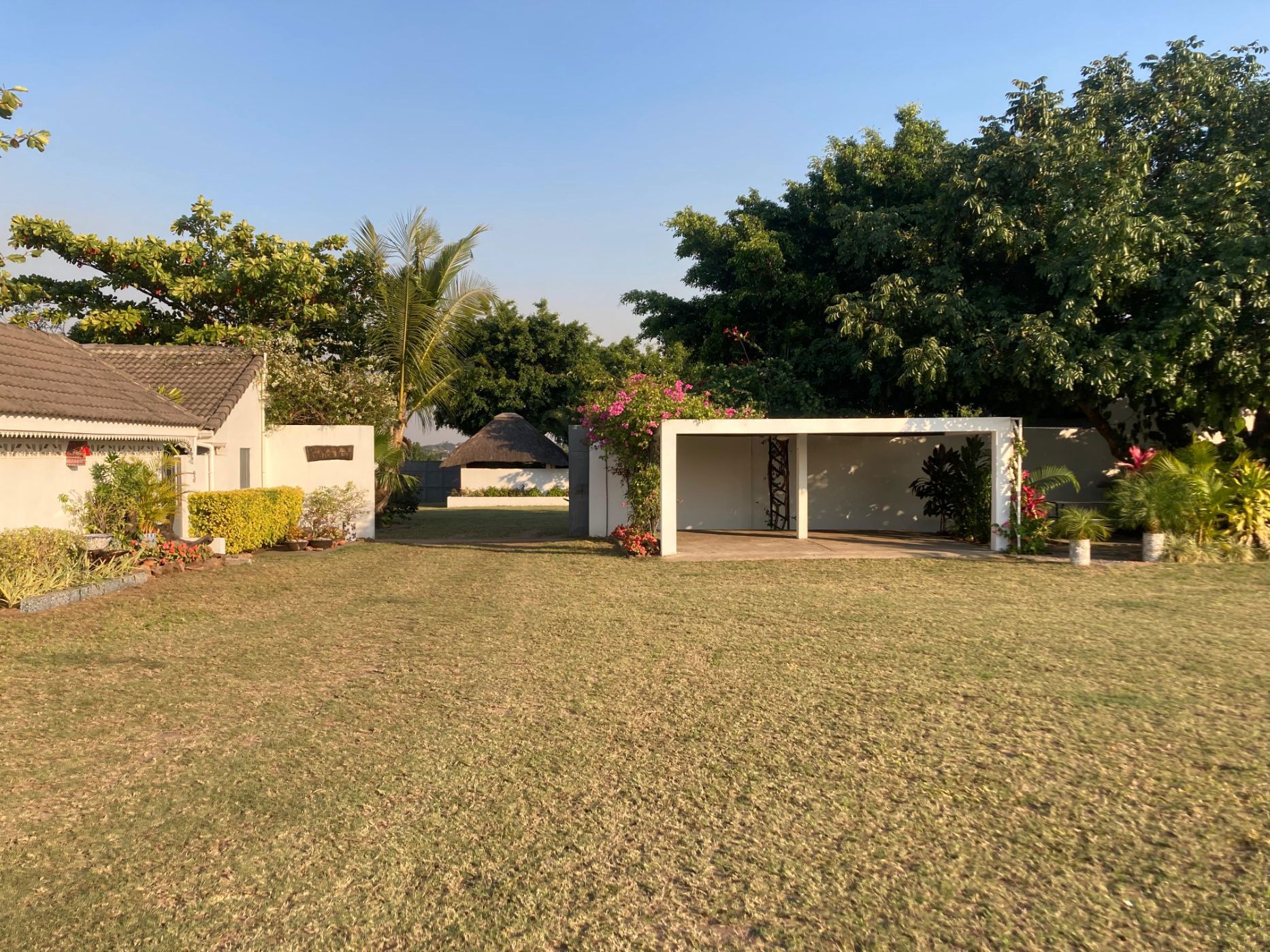 Guesthouse for sale in Matola, Mozambique - 3MQ1666425