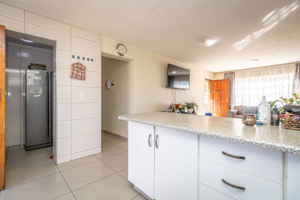 Double-storey cluster sold in Grobler Park - RDT1665514 Double-storey cluster sold in Grobler Park - RDT1665514