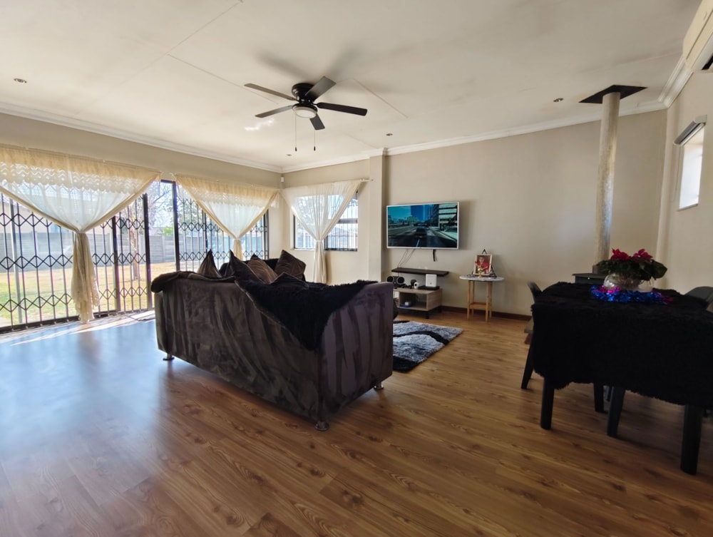 House for sale in Vanderbijlpark SE 1 - 1VT1665495