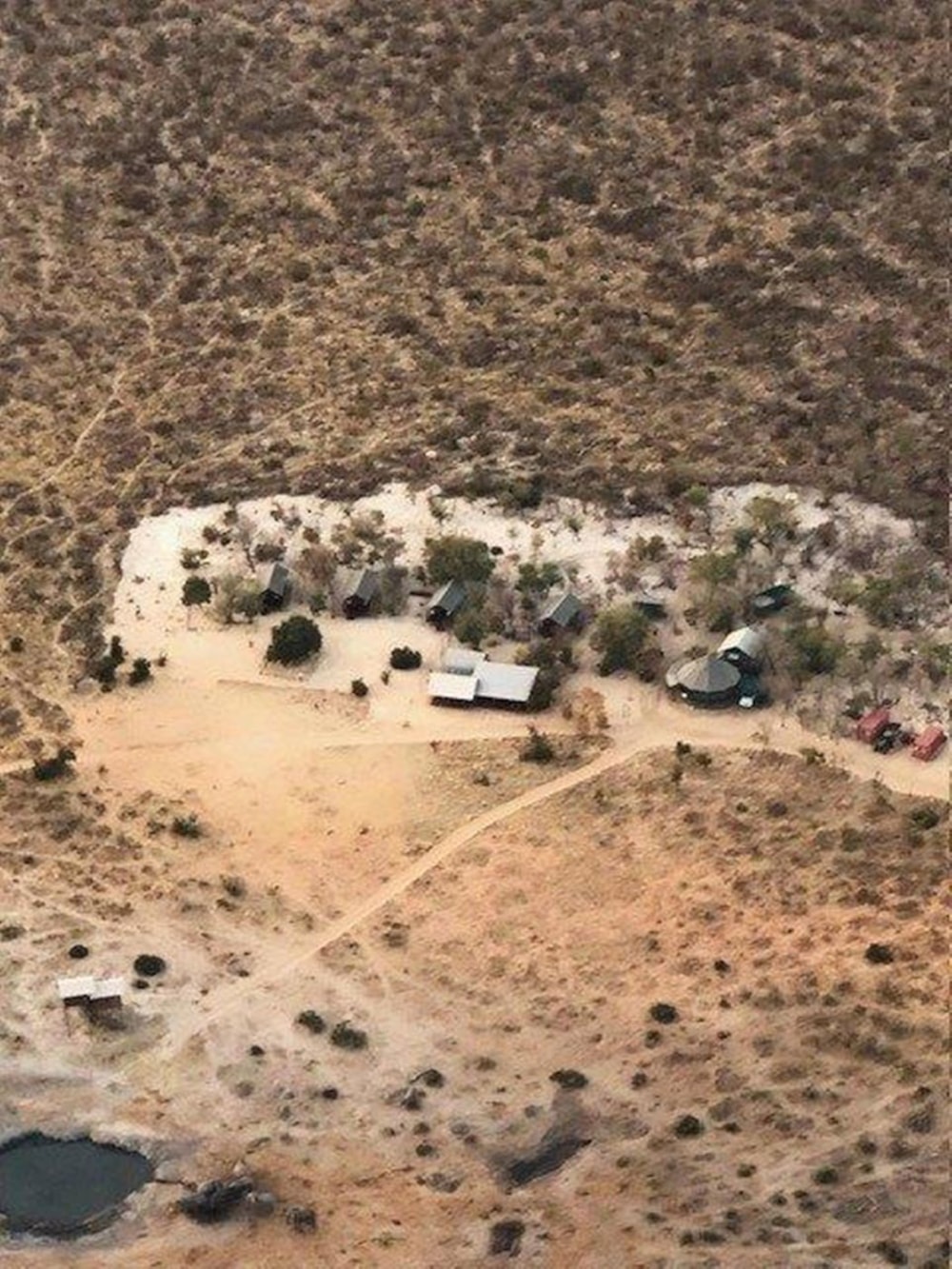 Game lodge for sale in Ngamiland West , Botswana - 3BO1665915 Game lodge for sale in Ngamiland West , Botswana - 3BO1665915