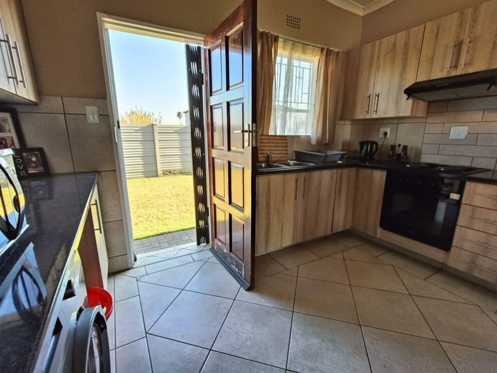 Townhouse for sale in Riversdale, Meyerton - 1VT1666166 Townhouse for sale in Riversdale, Meyerton - 1VT1666166