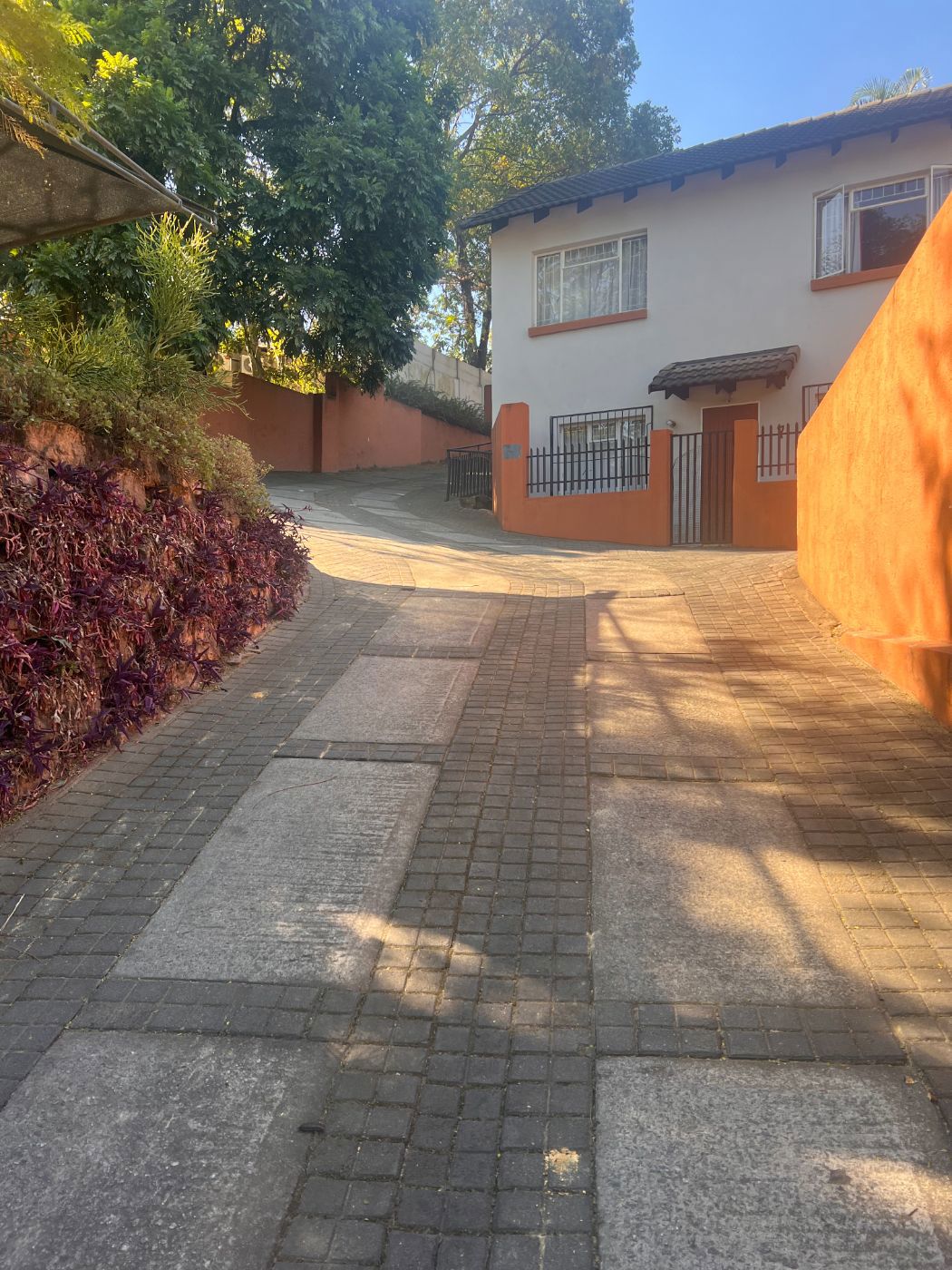 Apartment let in Mbombela Central (Nelspruit Central) - 1NS1666192