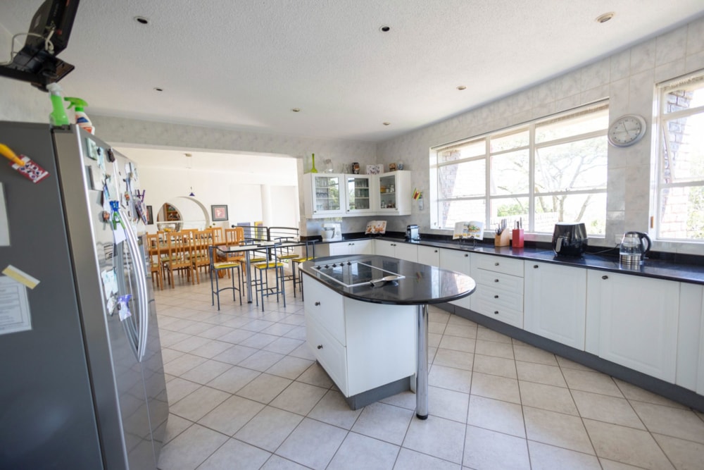 Multi-storey house for sale in Harare, Zimbabwe - 3ZB1666587 Multi-storey house for sale in Harare, Zimbabwe - 3ZB1666587