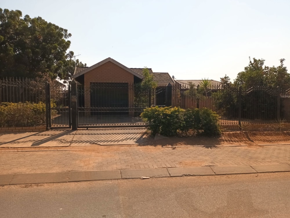 House for sale in Soshanguve BB - PTM1666987