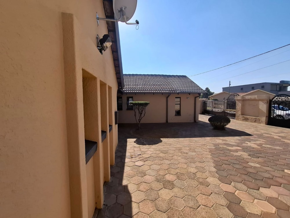 House for sale in Phuthaditjhaba - 1BTH1668558 House for sale in Phuthaditjhaba - 1BTH1668558