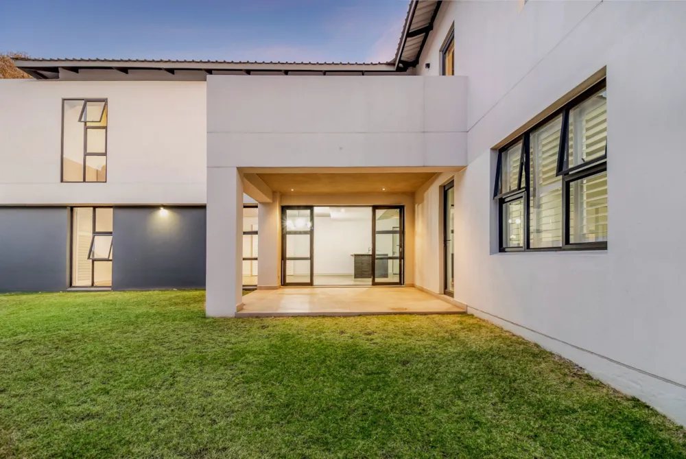 Double-storey cluster sold in Waverley, Johannesburg - HP1667557 Double-storey cluster sold in Waverley, Johannesburg - HP1667557