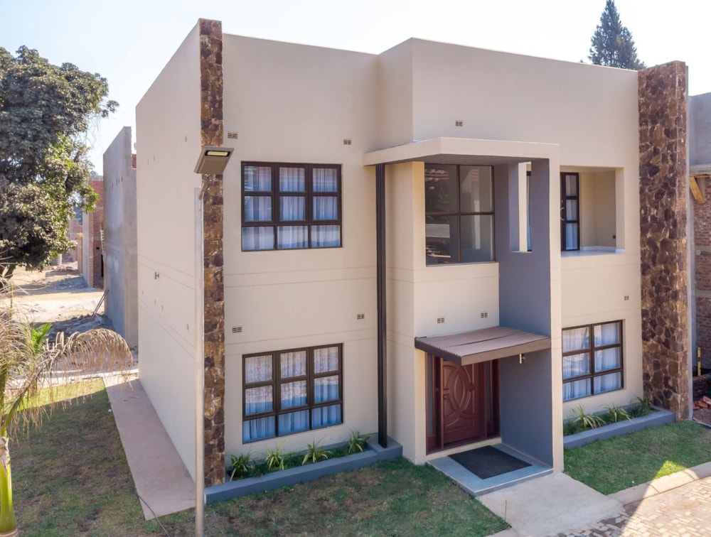 Security complex home for sale in Mount Pleasant, Zimbabwe - 3ZB1667650