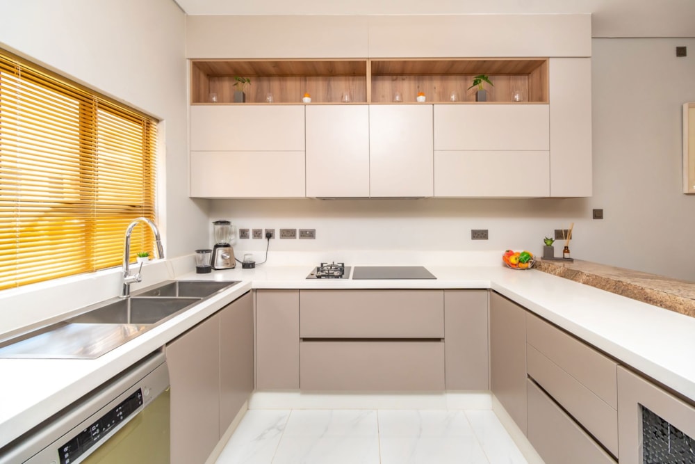 Security complex home for sale in Mount Pleasant, Zimbabwe - 3ZB1667650 Security complex home for sale in Mount Pleasant, Zimbabwe - 3ZB1667650