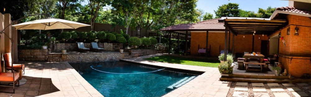 Guesthouse for sale in Baileys Muckleneuk - PT1668269