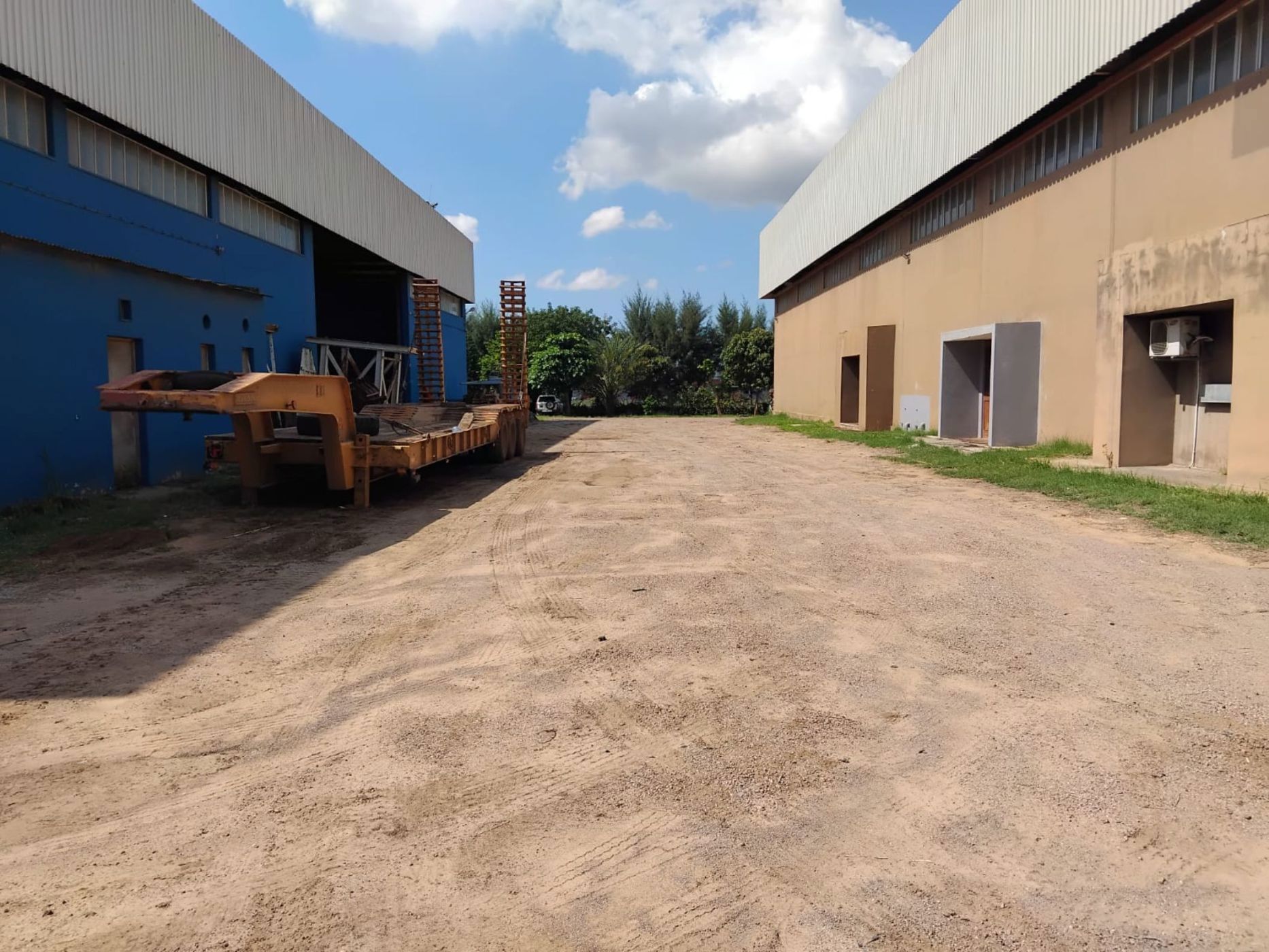 Commercial industrial property to rent in Matola, Mozambique - 3MQ1667986