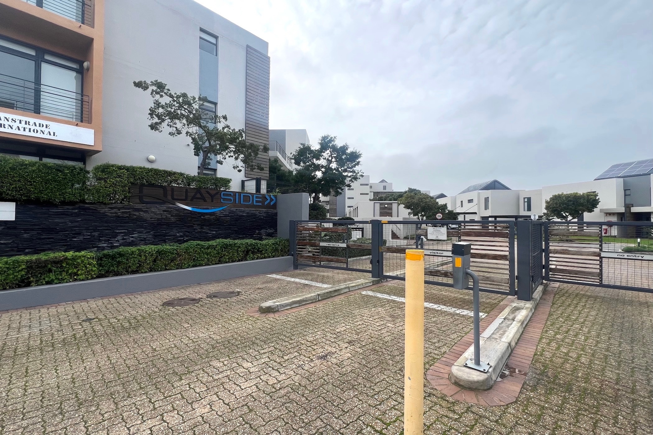 Apartment let in Century City - 1TV1693752