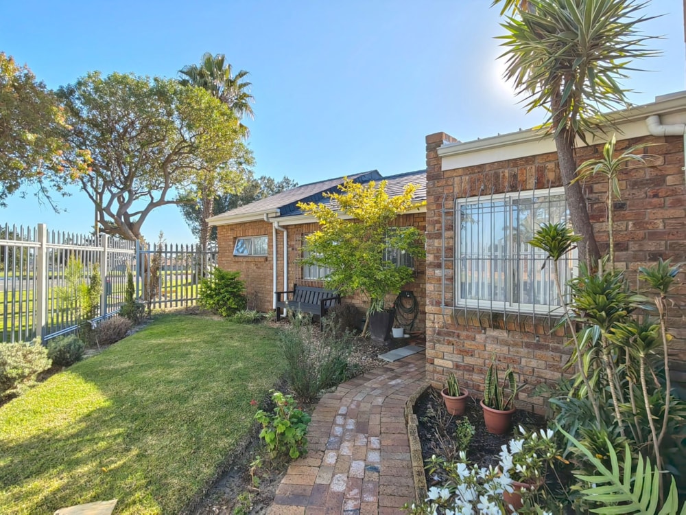 Townhouse sold in Welgelegen, Parow - 1PLA1666703 Townhouse sold in Welgelegen, Parow - 1PLA1666703