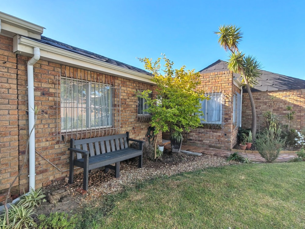 Townhouse sold in Welgelegen, Parow - 1PLA1666703 Townhouse sold in Welgelegen, Parow - 1PLA1666703