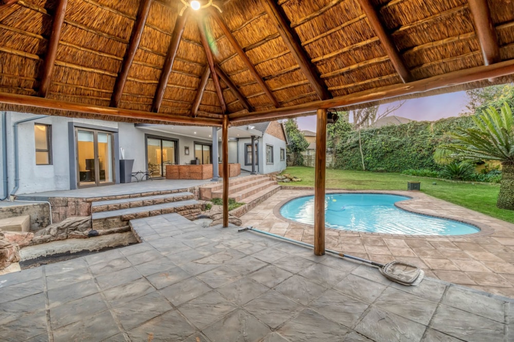 House for sale in Victoria - HP1661882 House for sale in Victoria - HP1661882