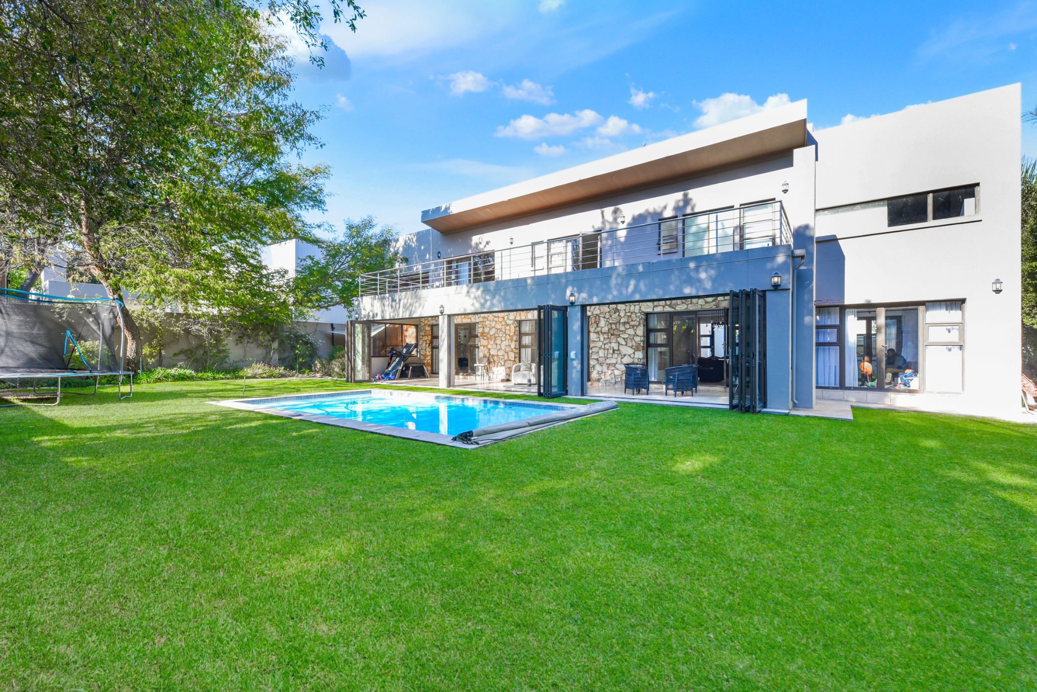 House sold in Bryanston - HP1664177