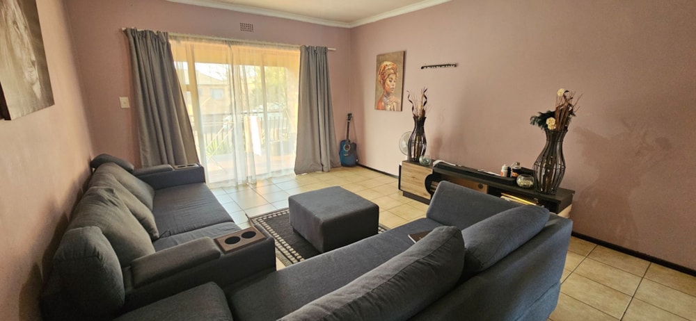 Townhouse for sale in Sonneveld - 1BJ1670473 Townhouse for sale in Sonneveld - 1BJ1670473