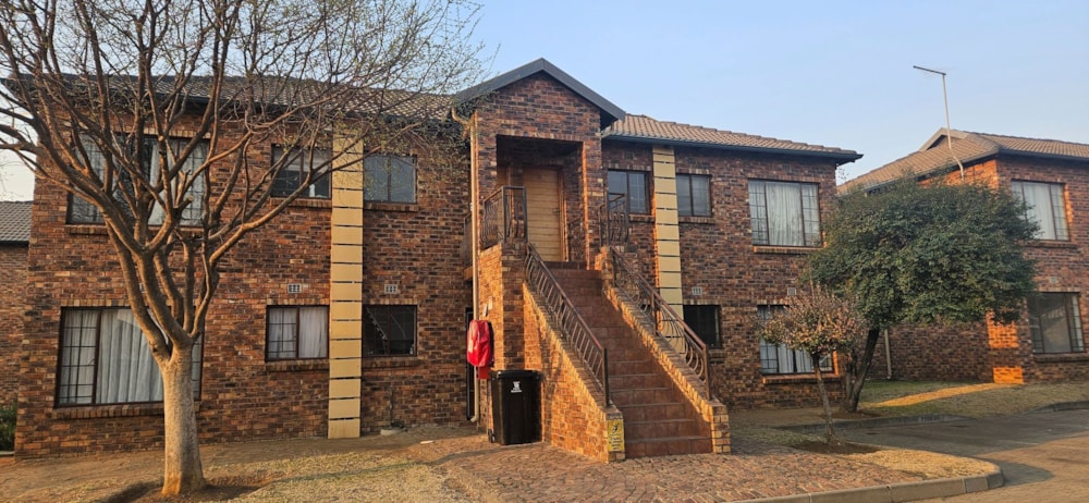 Townhouse for sale in Sonneveld - 1BJ1670473 Townhouse for sale in Sonneveld - 1BJ1670473