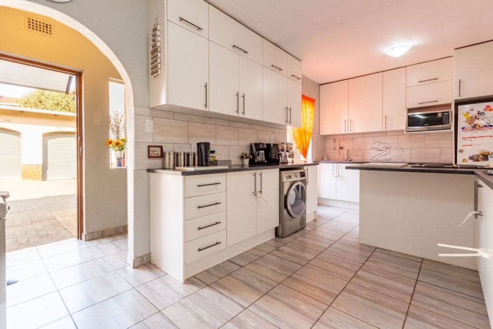 Apartment sold in Farrarmere - EN1667848