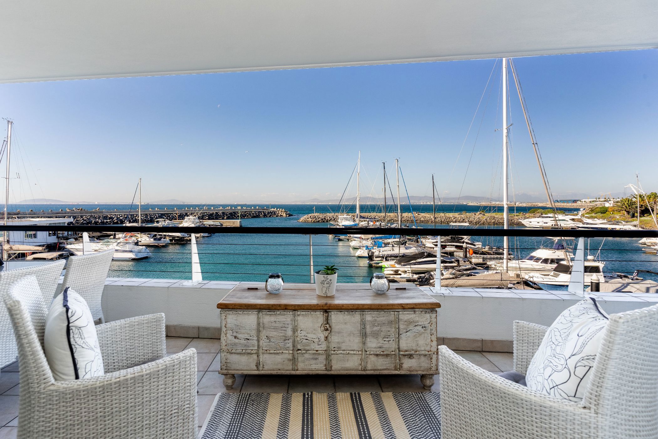 Apartment sold in Mouille Point - AS1668158