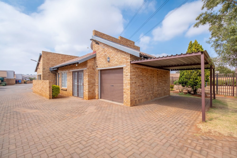 Cluster for sale in Witpoortjie - RAN1696811 Cluster for sale in Witpoortjie - RAN1696811