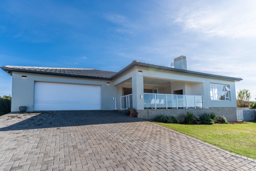 Security estate home for sale in Emerald Heights - 1PF1437661