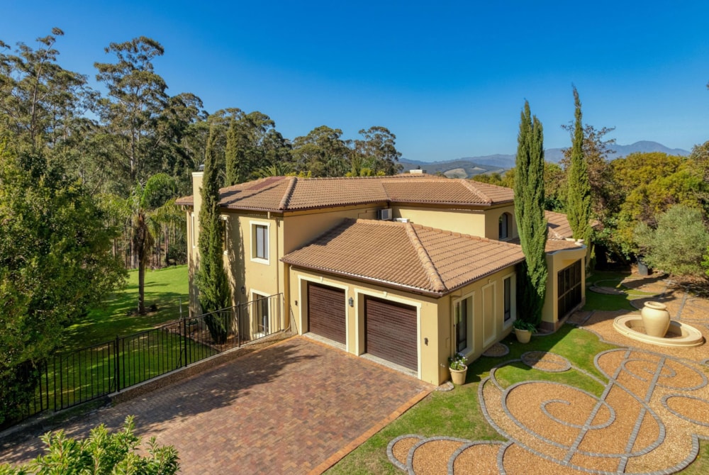 Security complex home sold in Worlds View, Somerset West - SW1670746 Security complex home sold in Worlds View, Somerset West - SW1670746