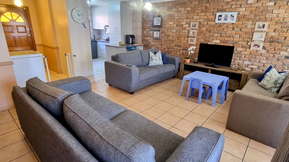 House sold in Uitsig, Bloemfontein - 1BX1671510 House sold in Uitsig, Bloemfontein - 1BX1671510