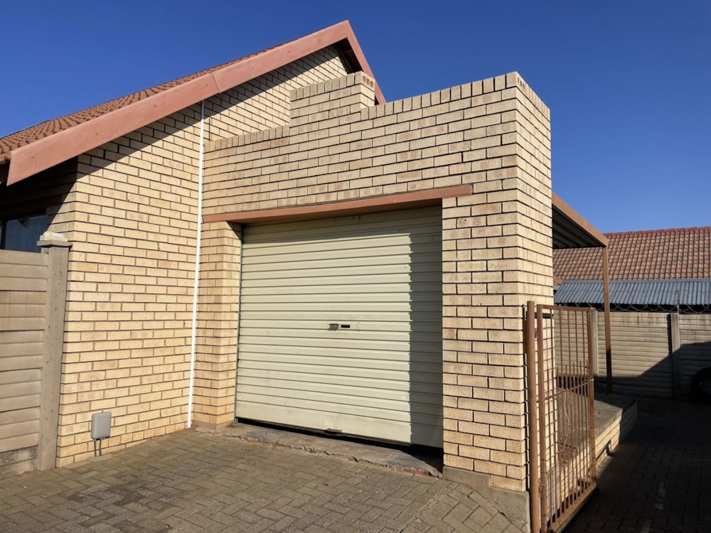 Townhouse sold in Langenhovenpark - 1BX1667781 Townhouse sold in Langenhovenpark - 1BX1667781