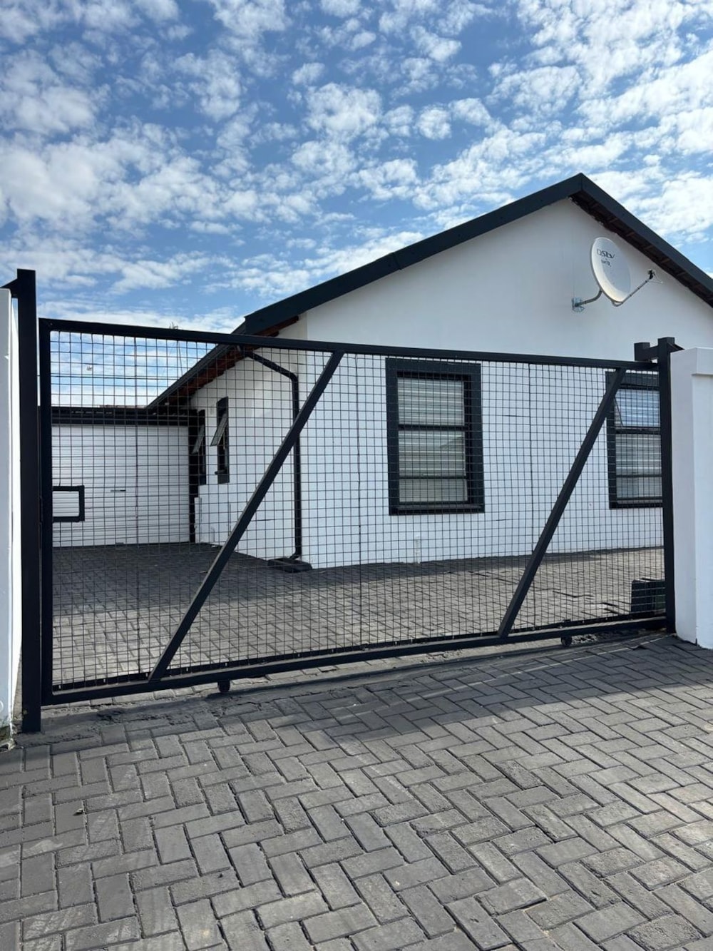 House for sale in Raceway Park - 1BX1670801