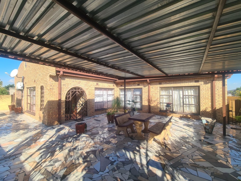 House for sale in Kamhlushwa - 1NK1669083