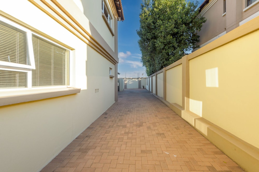 Security estate home sold in Aspen Hills Nature Reserve - 1GV1669136 Security estate home sold in Aspen Hills Nature Reserve - 1GV1669136