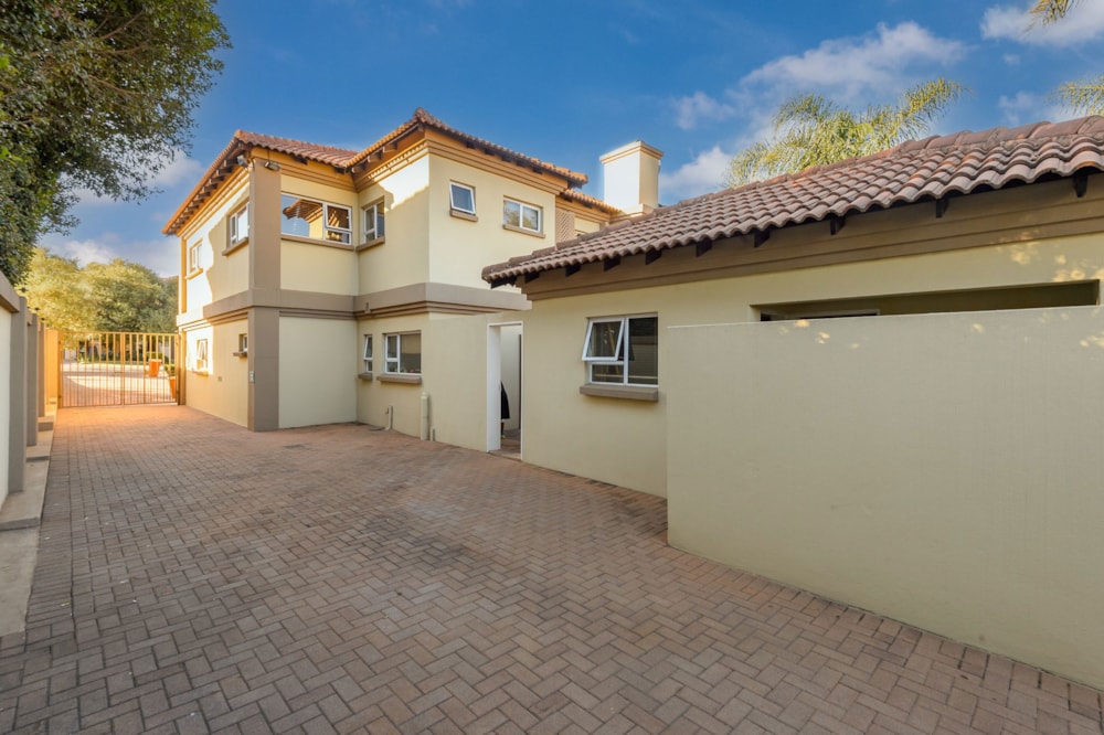 Security estate home sold in Aspen Hills Nature Reserve - 1GV1669136 Security estate home sold in Aspen Hills Nature Reserve - 1GV1669136