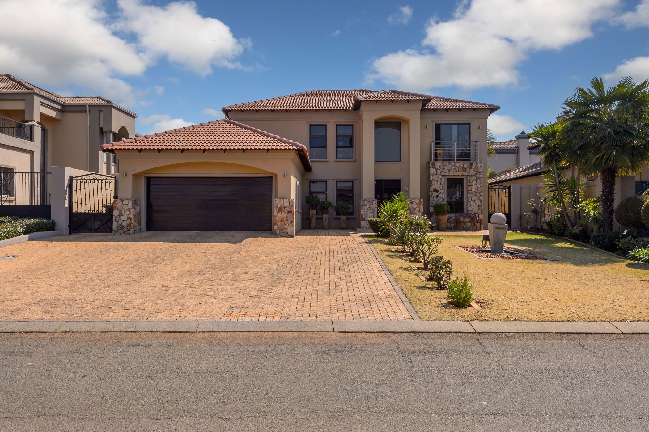 Security estate home sold in Aspen Hills Nature Reserve - 1GV1670810