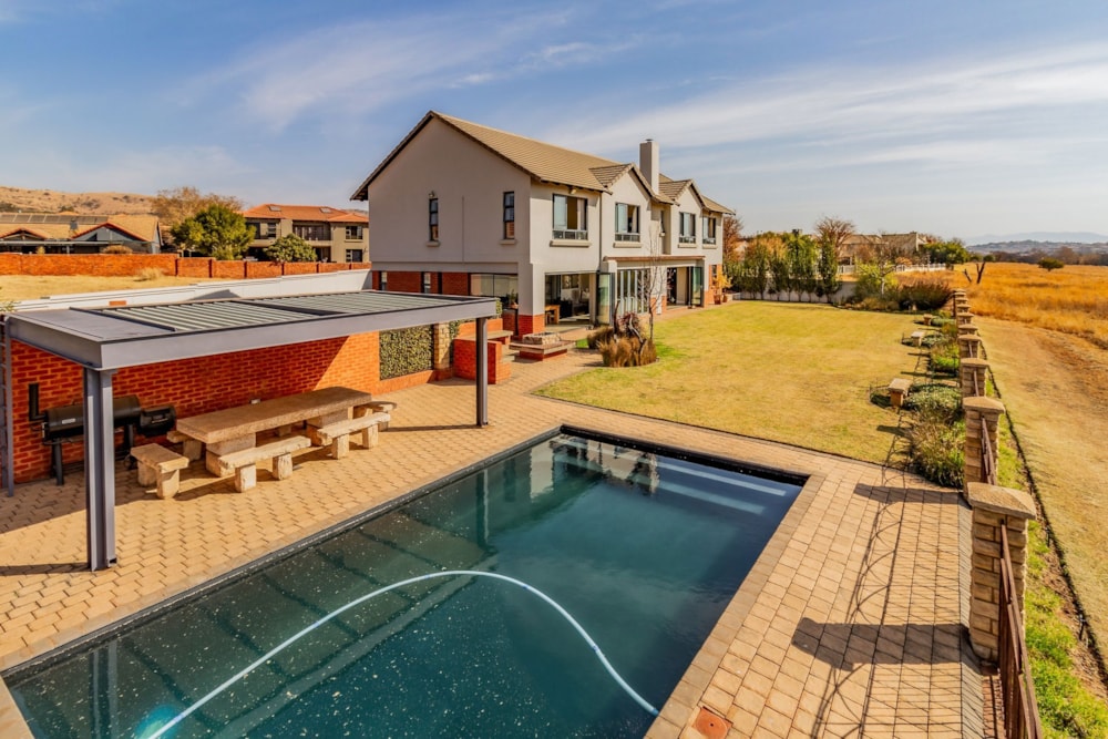 Security estate home sold in Xanadu - 1HR1670087 Security estate home sold in Xanadu - 1HR1670087