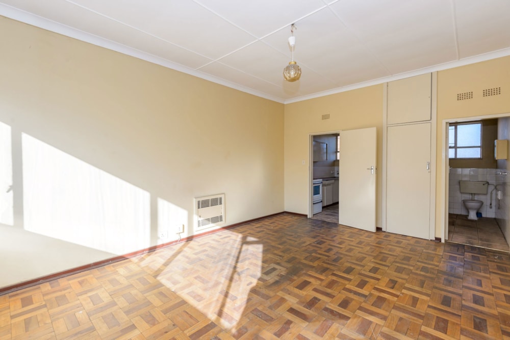 Bachelor apartment sold in Rhodesfield - KTP1670077 Bachelor apartment sold in Rhodesfield - KTP1670077