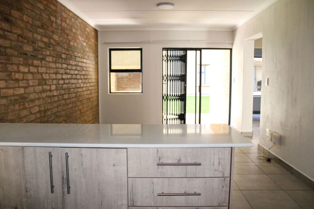 Apartment for sale in Pomona - KTP1673852