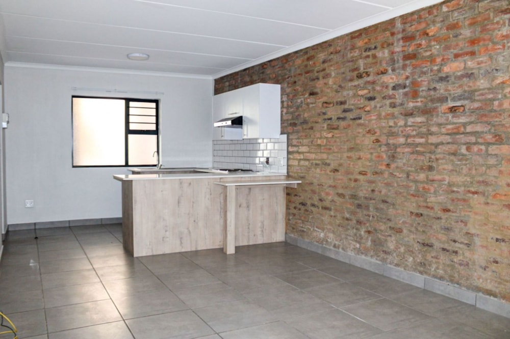 Apartment for sale in Pomona - KTP1673852