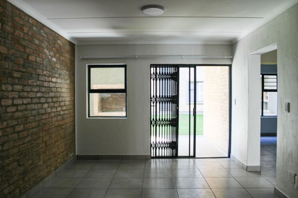 Apartment for sale in Pomona - KTP1673852